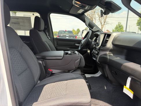 New 2026 RAM 1500 Express AWD/4WD image 29