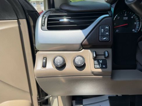 Used 2016 Chevrolet Suburban LT AWD/4WD image 18