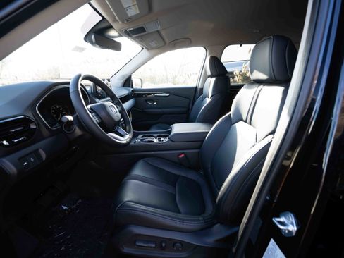 New 2025 Honda Pilot EX-L image 9