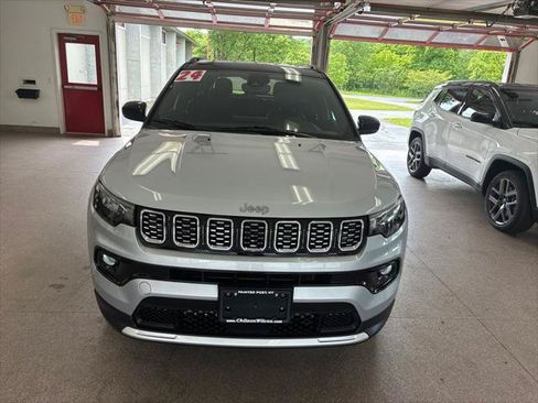Certified 2024 Jeep Compass Limited AWD/4WD image 2