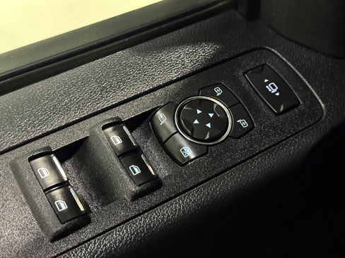 Used 2020 Ford F250 Lariat w/ Lariat Value Package image 31