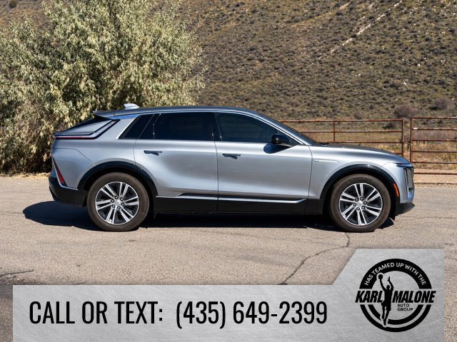 Used 2024 Cadillac Lyriq Luxury AWD/4WD image 6