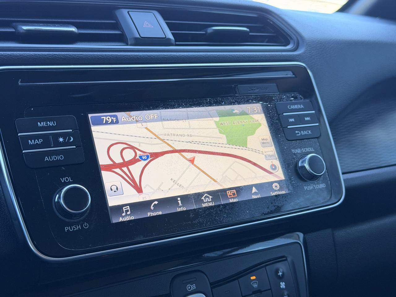 Used 2018 Nissan Leaf SV FWD image 18