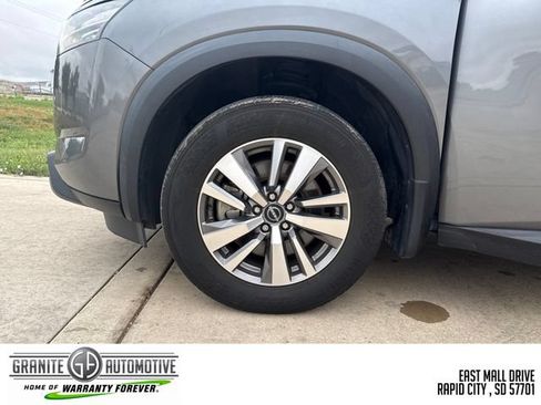 Used 2023 Nissan Pathfinder SL FWD image 27