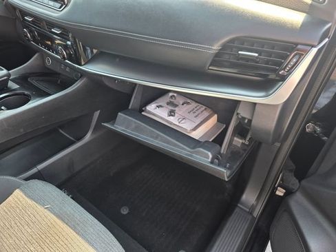 Used 2021 Nissan Rogue SV FWD image 41