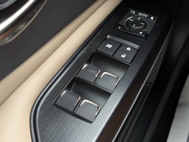 Used 2021 Lexus ES 300h Ultra Luxury w/ Accessory Package 2 FWD image 24