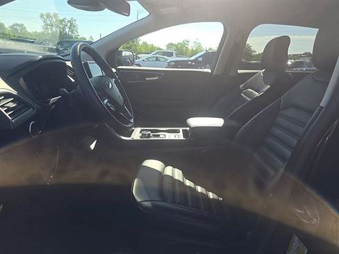 Used 2024 Ford Edge SEL w/ Convenience Package AWD/4WD image 6