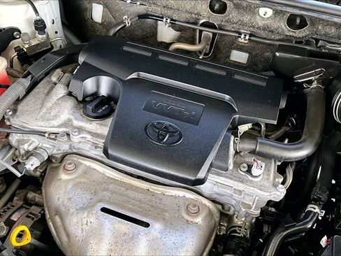 Used 2017 Toyota RAV4 LE FWD image 27