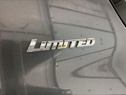 Used 2019 Toyota 4Runner Limited AWD/4WD image 11