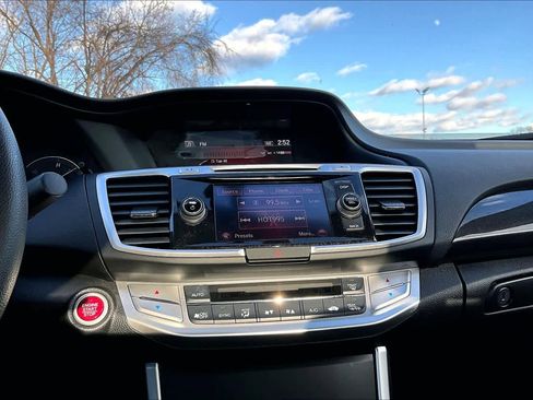 Used 2015 Honda Accord EX image 35