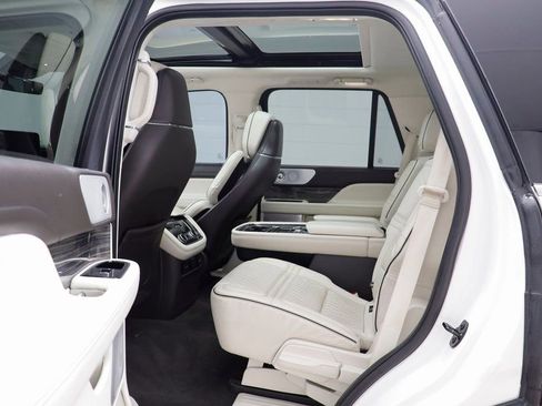 Used 2020 Lincoln Navigator Black Label image 16