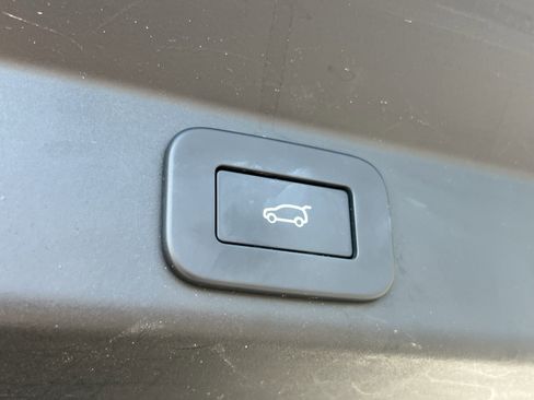 Used 2023 Land Rover Range Rover Sport SE AWD/4WD image 36