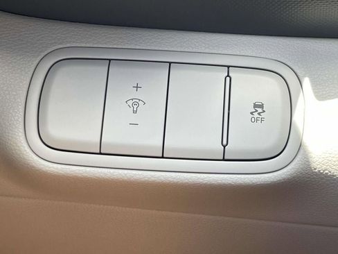 New 2025 Hyundai Venue Limited image 17