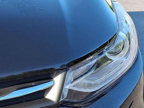 Used 2020 Chevrolet Trax LT w/ LT Convenience Package FWD image 12