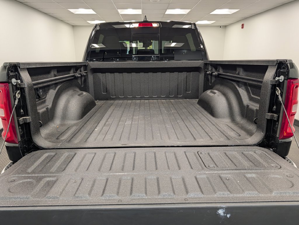 Used 2026 RAM 1500 Laramie w/ Advanced Safety Group II AWD/4WD image 25