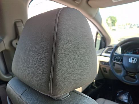 Used 2023 Honda Odyssey Touring image 9
