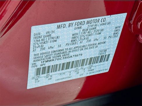 Used 2025 Ford Explorer ST image 32