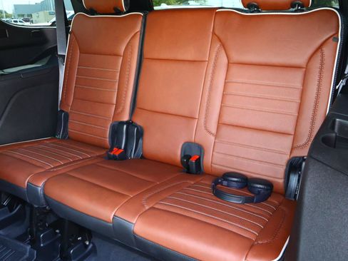 Used 2024 GMC Yukon Denali Ultimate AWD/4WD image 27