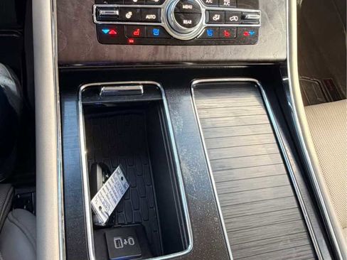 Used 2022 Lincoln Aviator Reserve w/ Equipment Group 201A AWD/4WD image 23