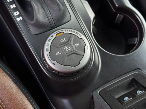 Used 2024 Ford Bronco Outer Banks AWD/4WD image 33