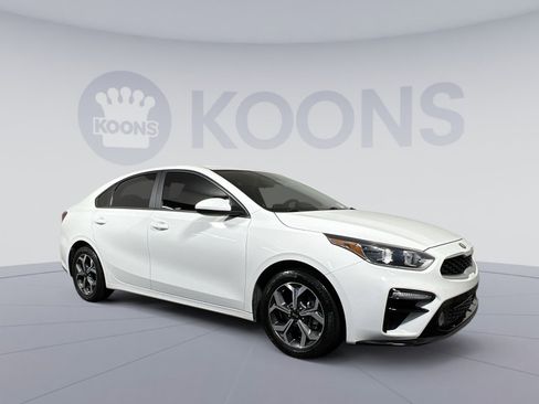 Used 2020 Kia Forte LXS FWD image 2