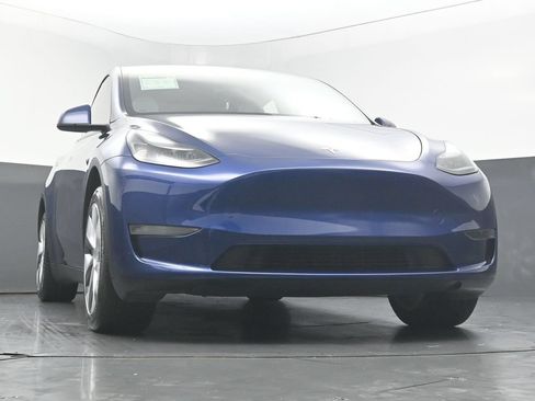 Used 2024 Tesla Model Y 2WD image 48