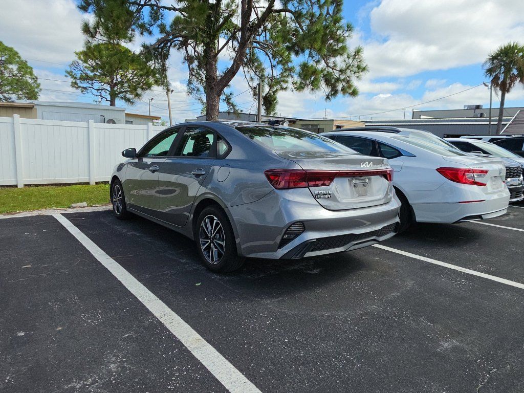 Certified 2022 Kia Forte LXS w/ LXS Technology Package FWD image 11