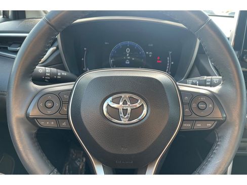 Used 2024 Toyota Corolla Cross XLE w/ Convenience Package image 33