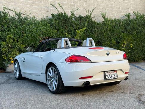 Used 2011 BMW Z4 sDrive35i image 3
