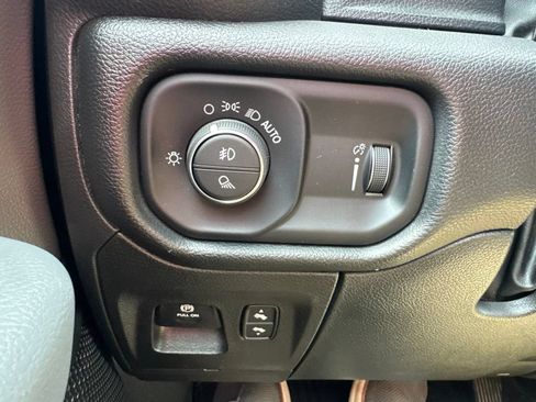 Used 2022 RAM 1500 Big Horn AWD/4WD image 27
