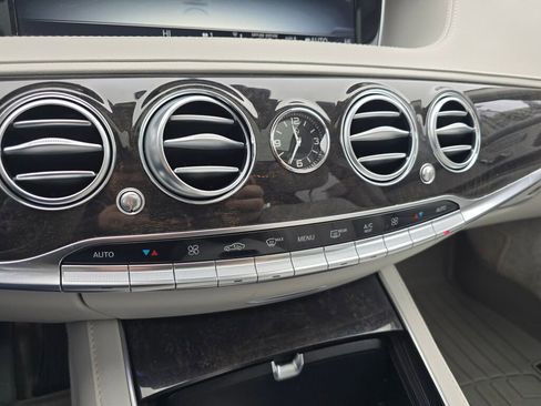 Used 2017 Mercedes-Benz S 550 Sedan image 29