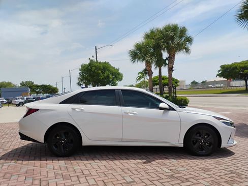 Used 2023 Hyundai Elantra SEL FWD image 21