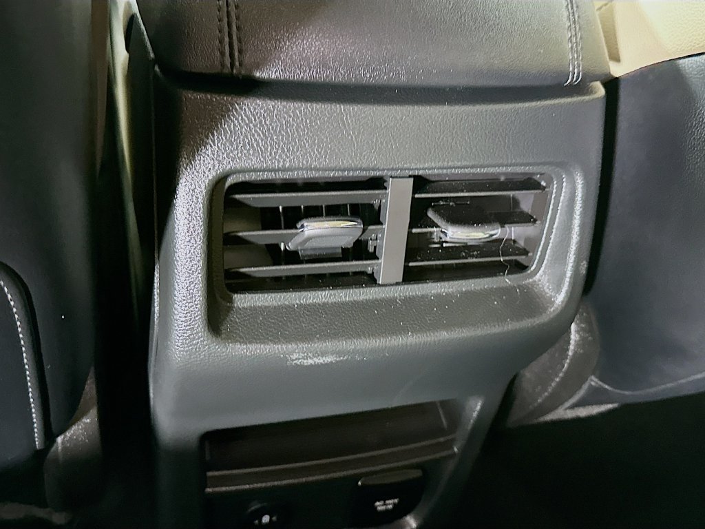 Used 2023 Ford Edge SEL w/ Convenience Package AWD/4WD image 32