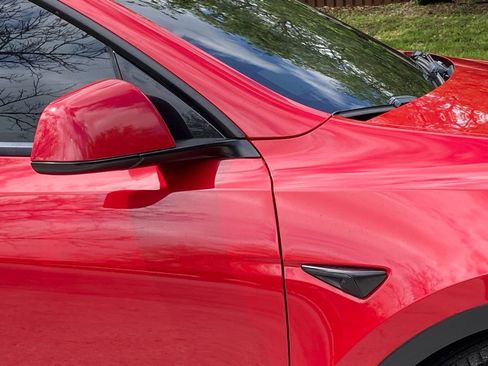 Used 2021 Tesla Model Y Performance image 10