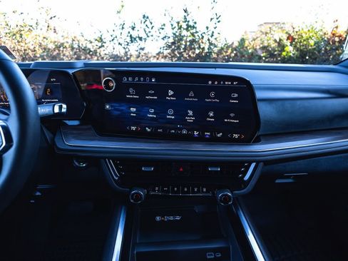 Used 2025 Chevrolet Tahoe LT w/ Comfort Package image 29