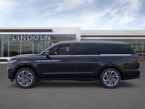 New 2026 Lincoln Navigator L Reserve image 3