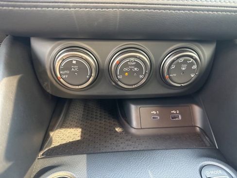 Used 2024 Nissan Z Performance w/ Floor Mat Package image 28