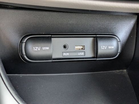 Used 2015 Kia Soul Base image 24