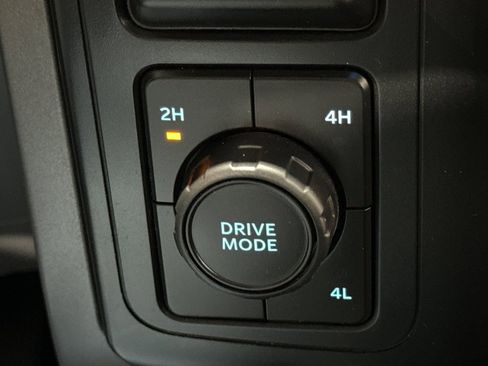 Used 2022 Ford F150 XLT image 36