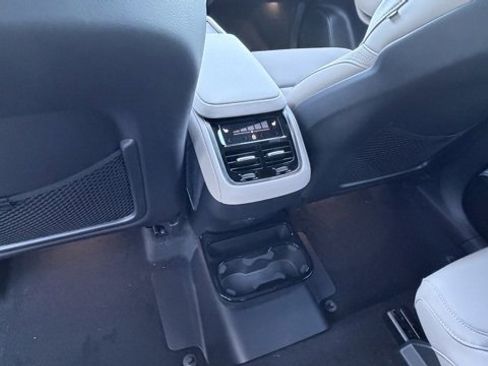 New 2026 Volvo XC90 B6 Plus image 8