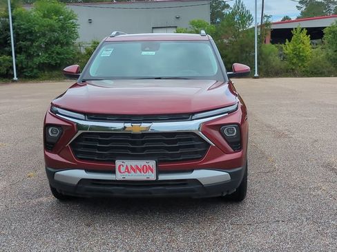 Used 2025 Chevrolet TrailBlazer LT AWD/4WD image 2