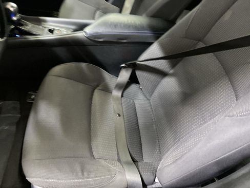 Used 2018 Toyota C-HR XLE FWD image 11