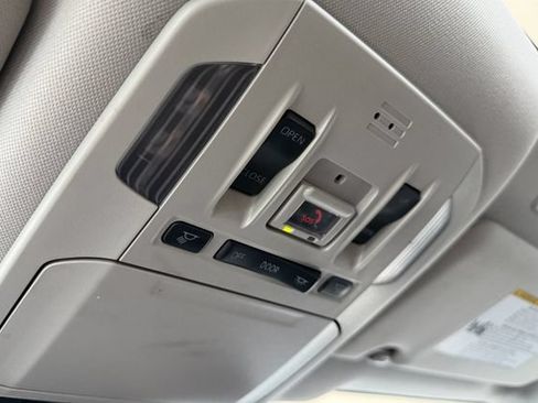 Used 2023 Toyota Highlander XLE FWD image 21