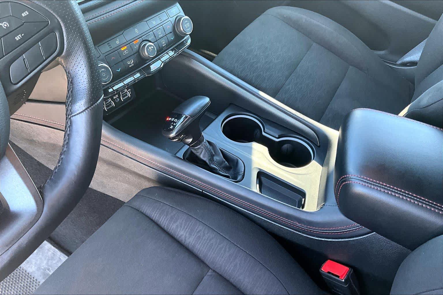 Used 2025 Dodge Durango GT RWD image 17