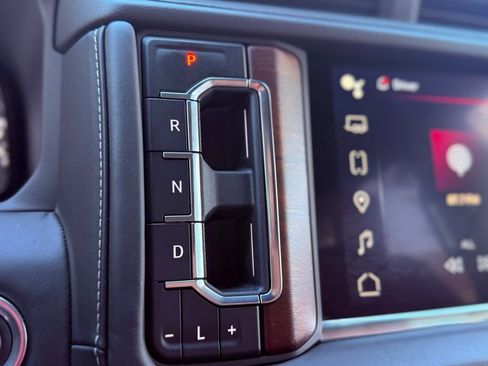 Used 2023 GMC Yukon Denali Ultimate image 14