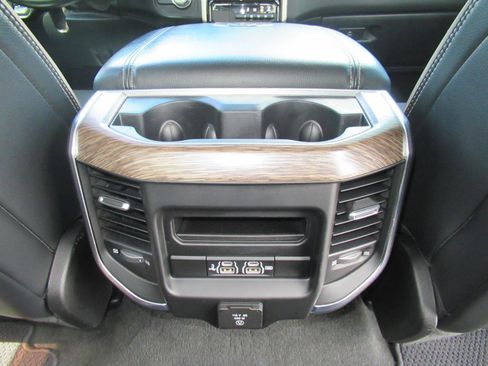 Used 2019 RAM 1500 Laramie RWD image 38