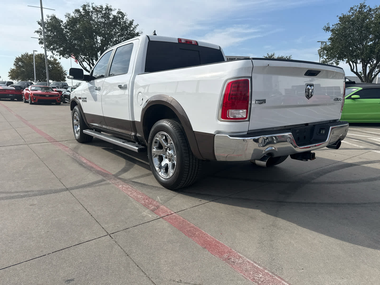 Used 2018 RAM 1500 Laramie w/ Convenience Group AWD/4WD image 2