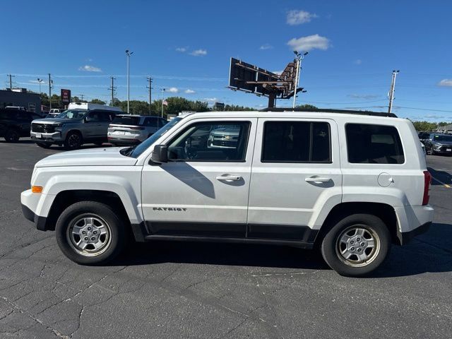 Used 2015 Jeep Patriot Sport w/ Power Value Group FWD image 5