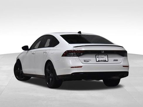 Used 2023 Honda Accord Sport image 2