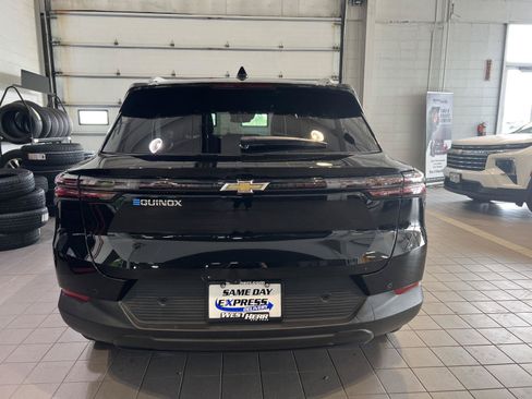 Used 2026 Chevrolet Equinox EV LT FWD image 5